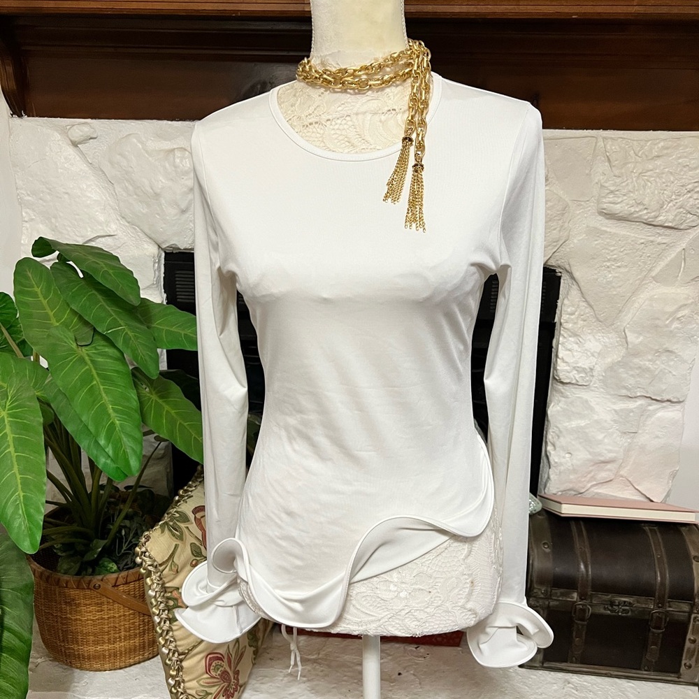 Julia By Love J White Ruffled Long Sleeve Top NWOT Size M - Picture 2 of 11
